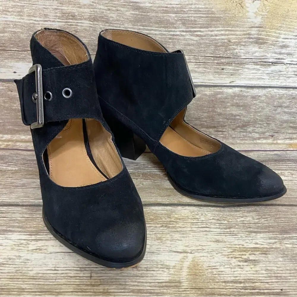 Corso coma Bernadette 8 black suede ankle booty witchy heel big buckle